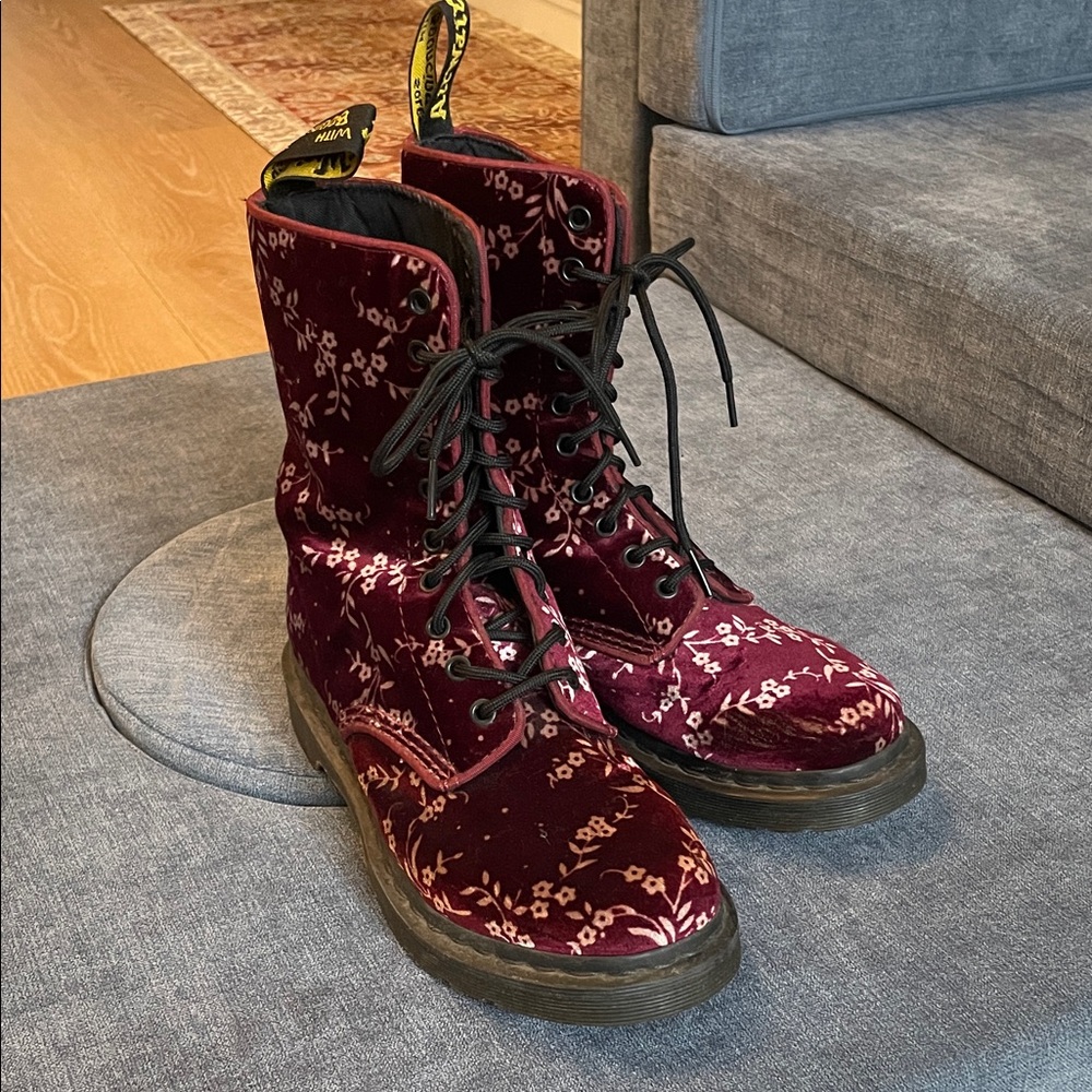 Dr Marten Avery Velvet Floral Combat Boots